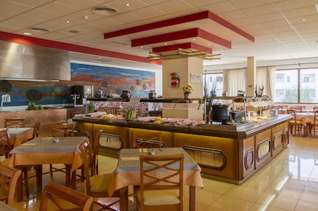 Free daily buffet breakfast . Hotel Caribe Ibiza