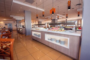 Café da manhã, almoço e jantar