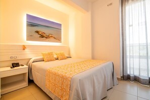 In-room safe, desk, blackout drapes, iron/ironing board - Hotel Caribe Ibiza (Santa Eulalia del Rio)