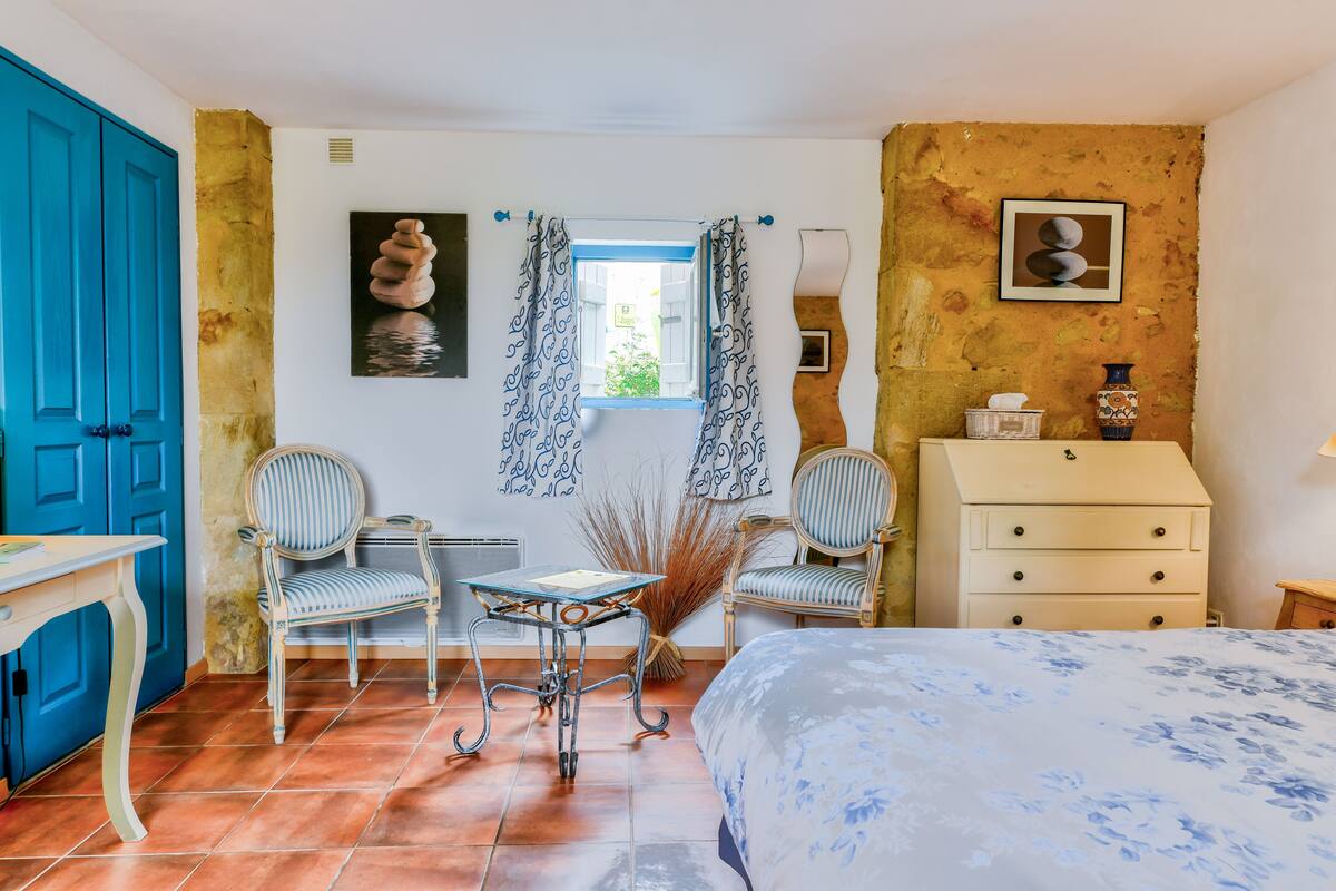 Premium bedding, individually decorated, individually furnished, desk