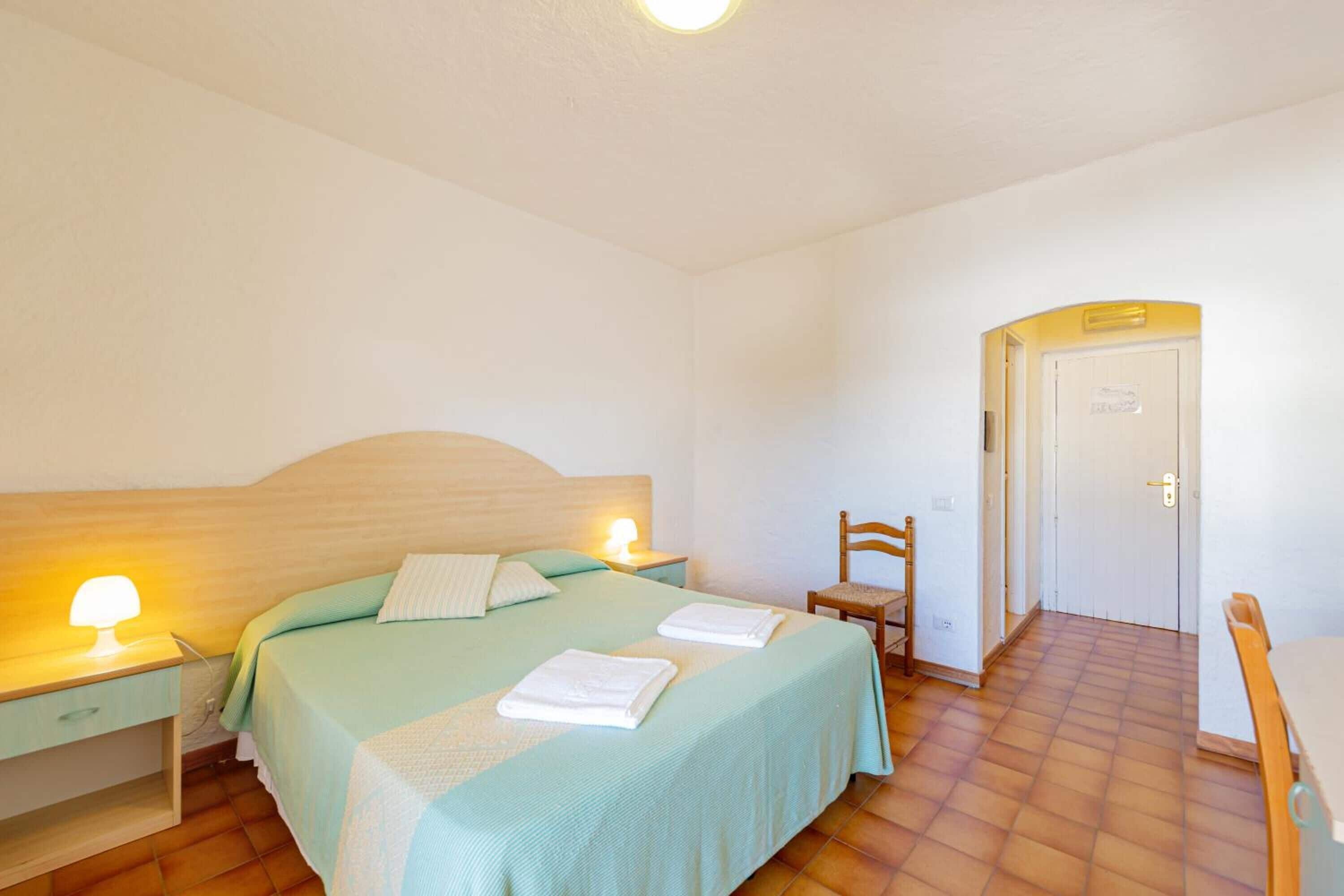 double room, 1 double or 2 single beds, balcony, ground floor | desk, free wifi, bed sheets