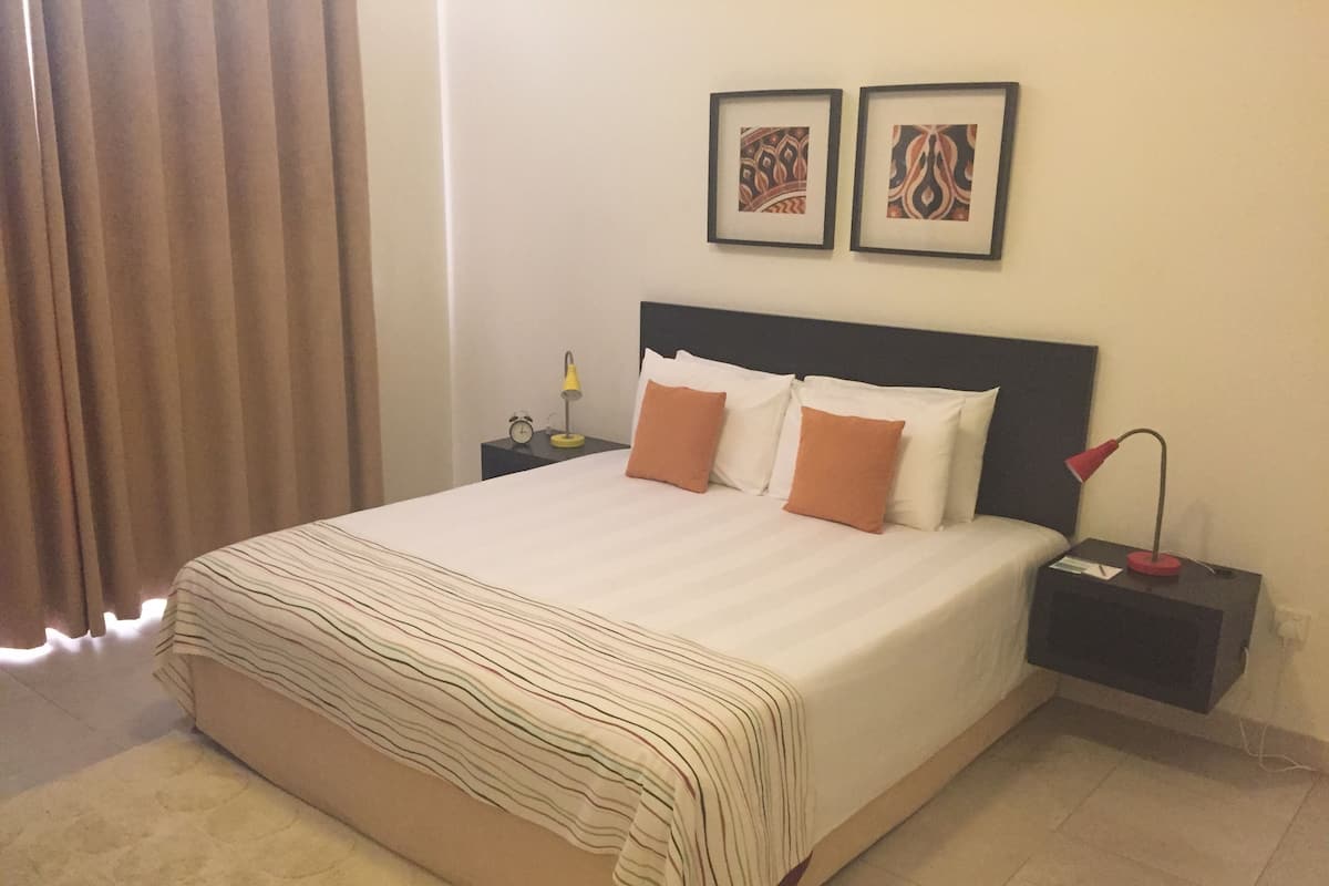 Down duvets, in-room safe, desk, iron/ironing board