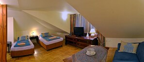 Deluxe Double Room, Private Bathroom | Iron/ironing board, free WiFi, bed sheets - Pensjonacik Ogrody (Wreczyca Wielka)