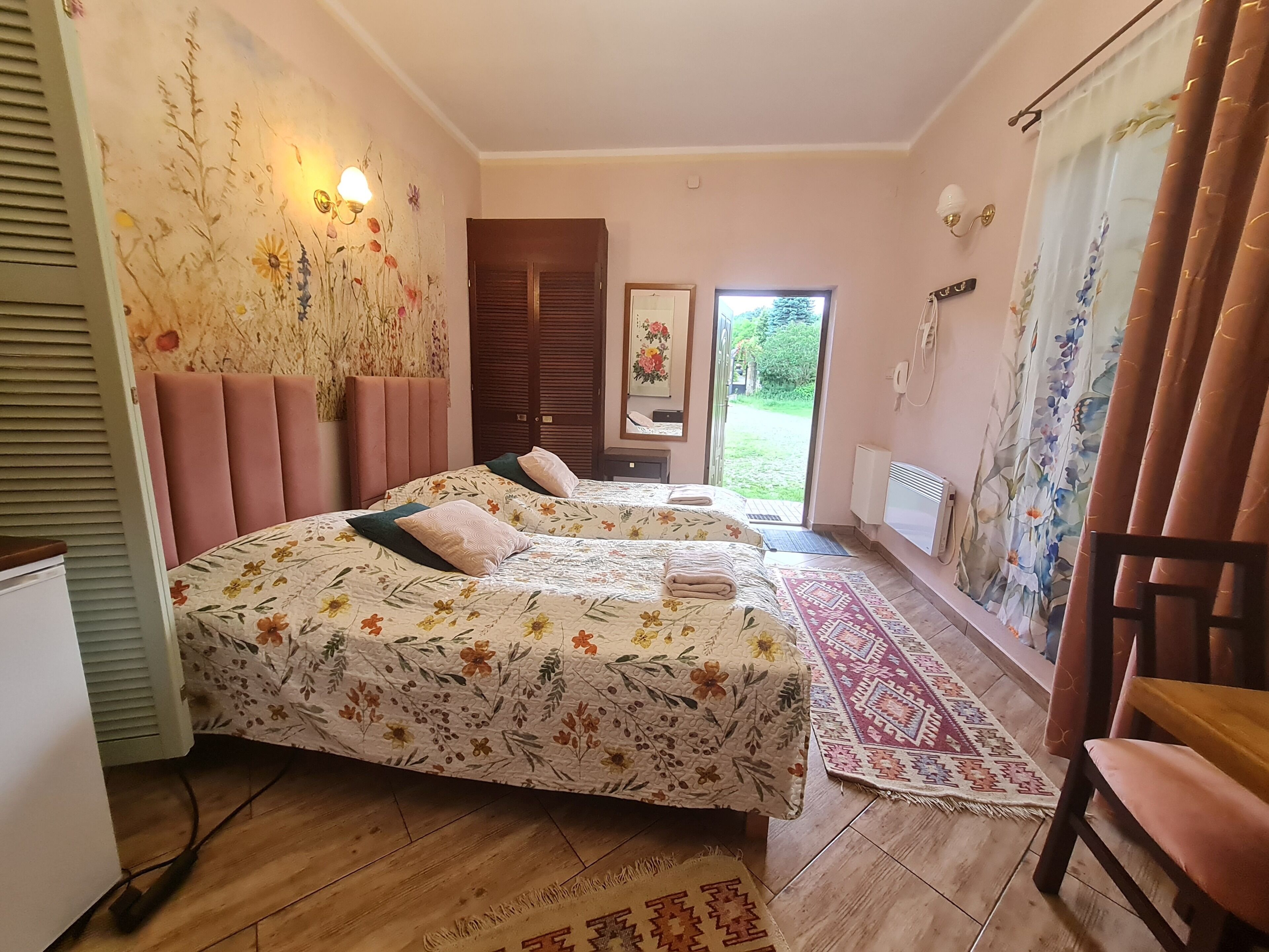 Fer et planche à repasser, Wi-Fi gratuit, draps fournis