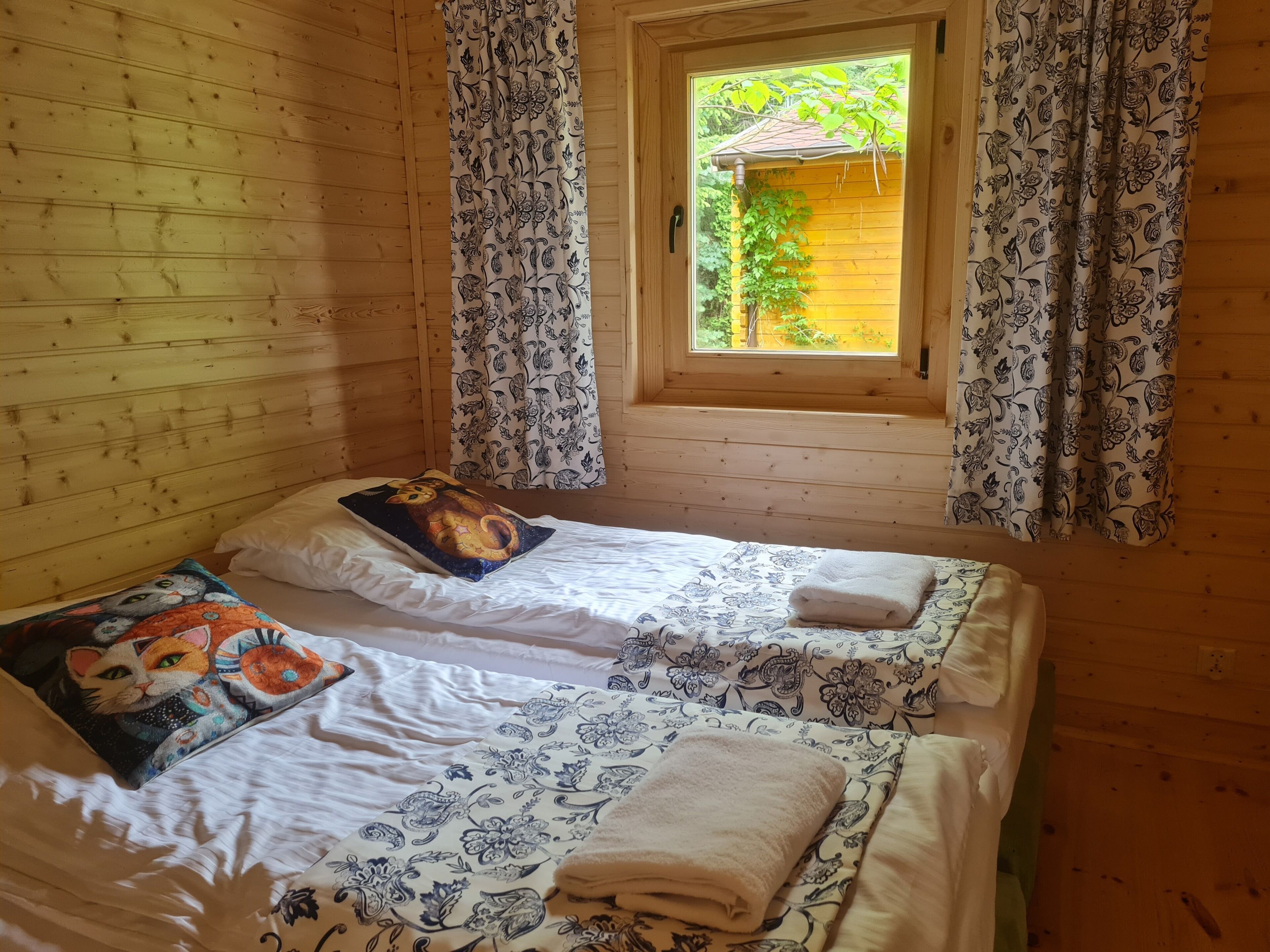 Fer et planche à repasser, Wi-Fi gratuit, draps fournis