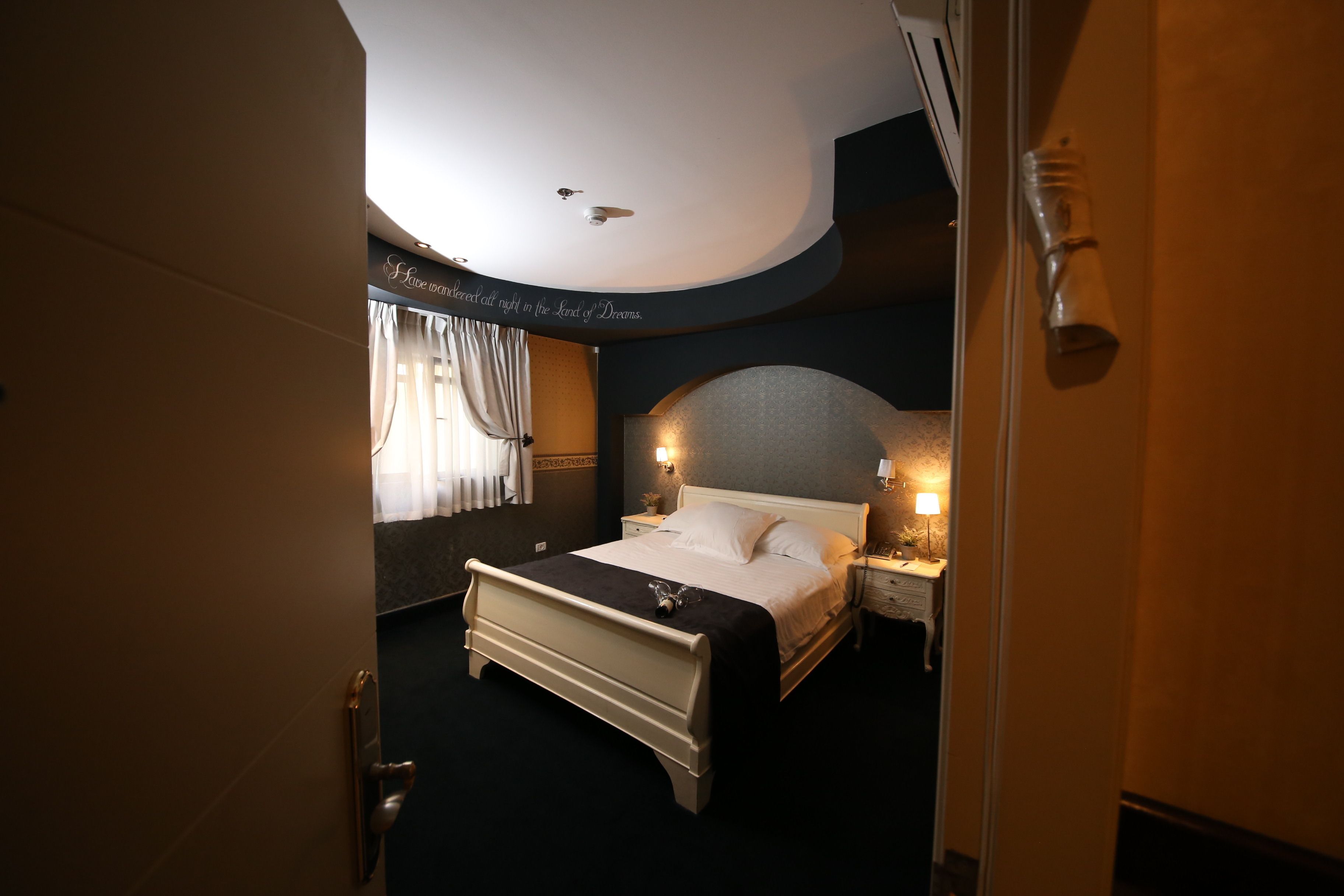 egyptian cotton sheets, hypo-allergenic bedding, select comfort beds