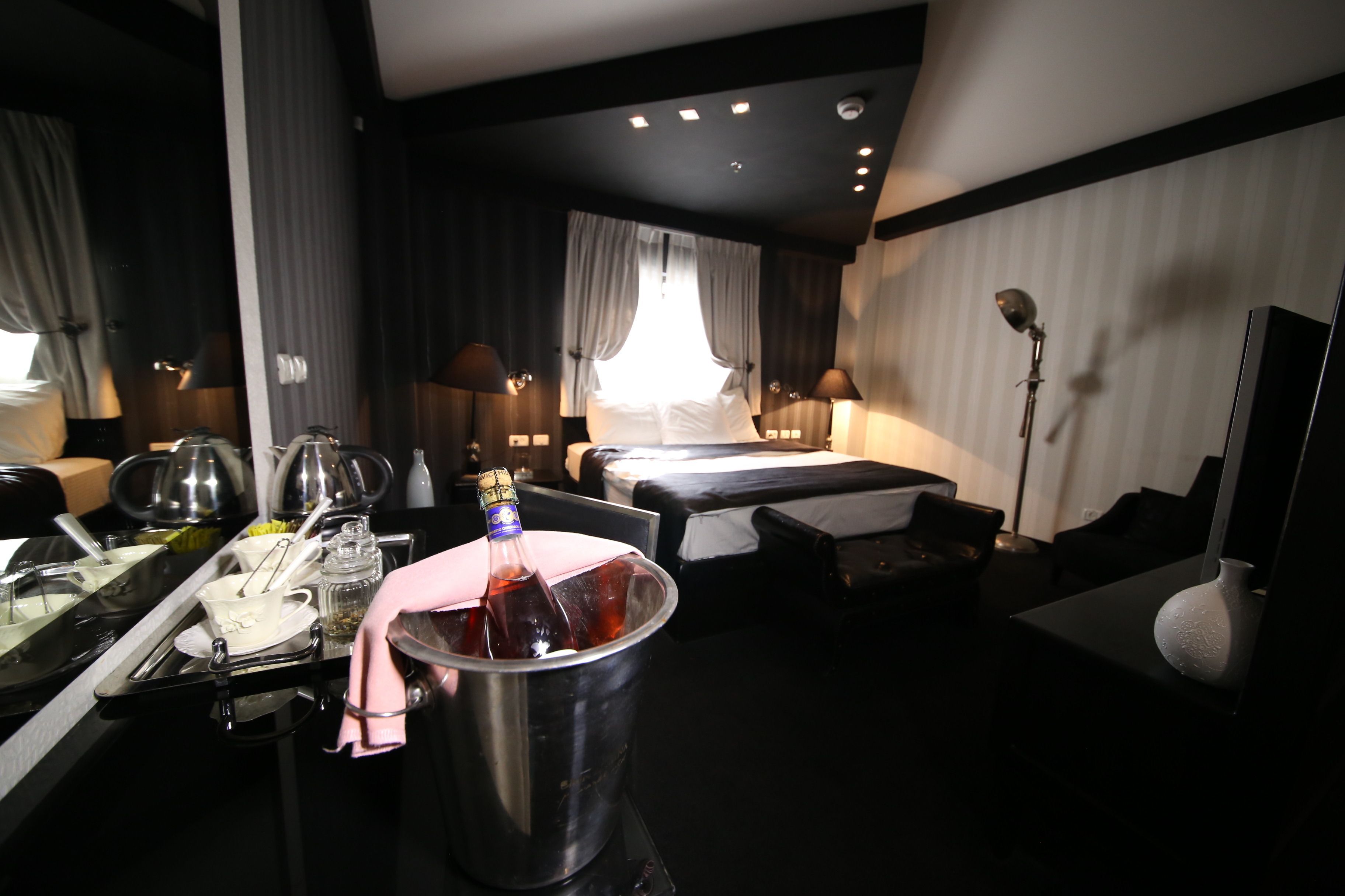 royal room | egyptian cotton sheets, hypo-allergenic bedding, select comfort beds