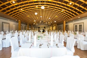 Indoor wedding - Paulsen's Landhotel und Restaurant (Bohmstedt)