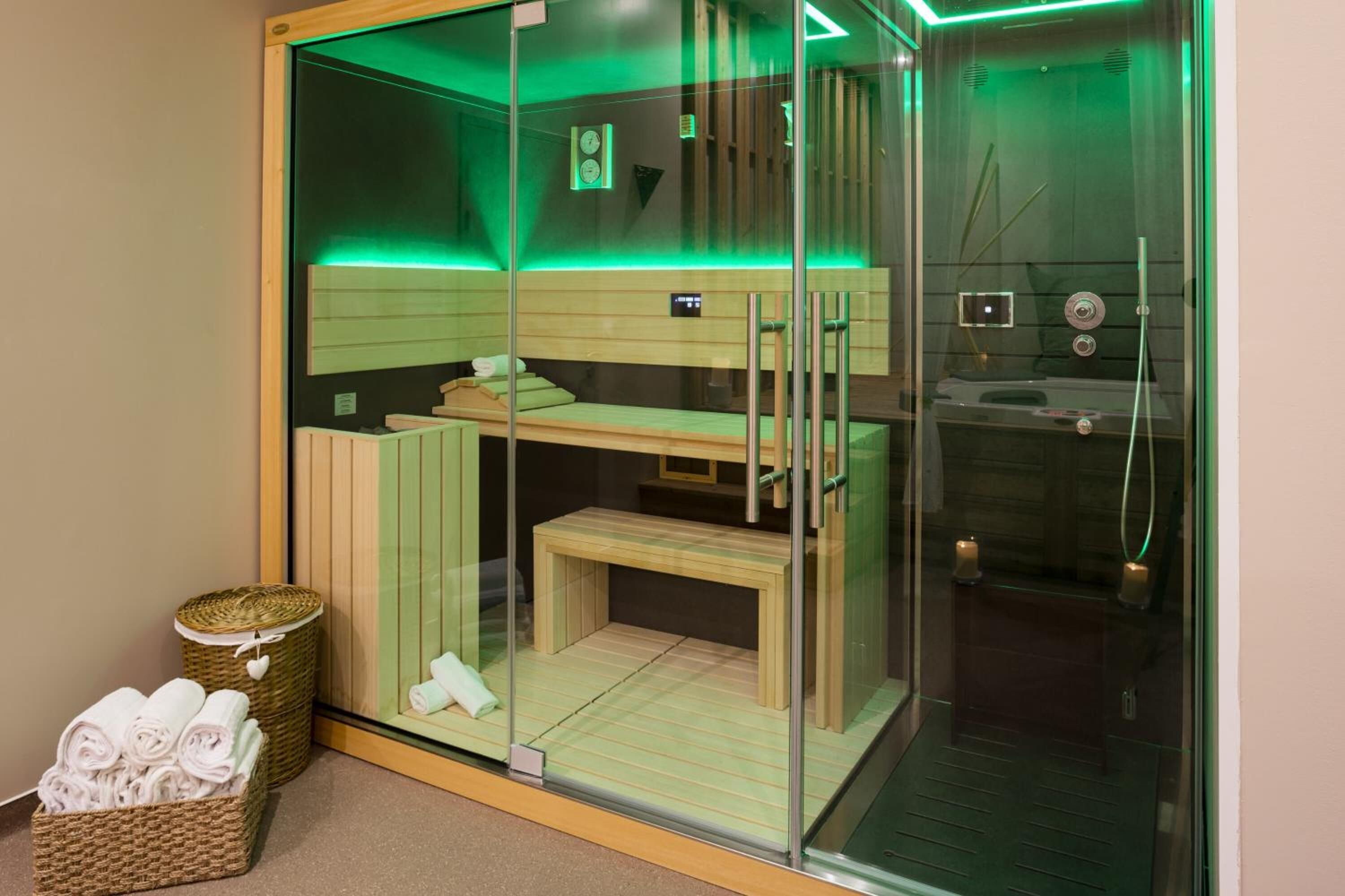 Turkish bath/hammam, body treatments, body scrubs, Ayurvedic treatments