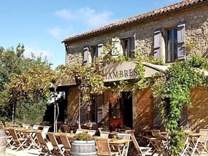 Terrace/patio - L'Auberge de Larressingle (Larressingle)