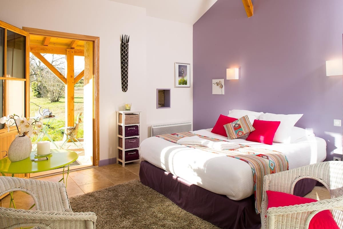 Habitación Confort doble | Ropa de cama de alta calidad, decoración individual, escritorio
