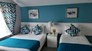 雙人或雙床房 | 遮光窗簾/窗簾、熨斗/熨衫板、免費 Wi-Fi