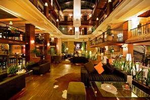 Coin salon dans le hall