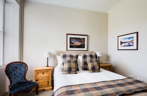 Standard Double Room - The Inch Hotel (Fort Augustus)