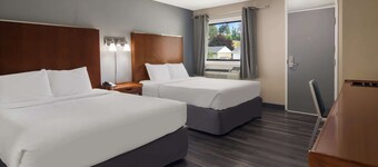 Canadas Best Value Inn & Suites Kamloops