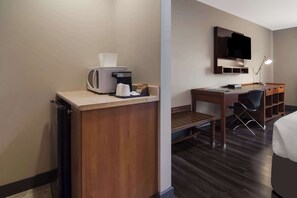 Room, 2 Queen Beds, Non Smoking | Room amenity - Canadas Best Value Inn & Suites Kamloops (Kamloops)