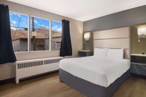Chambre, 1 grand lit, non-fumeur | Lit avec matelas Select Comfort, décor unique, bureau