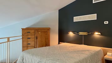 公寓客房, 小廚 (Mezzanine) | 書桌、熨斗/熨衫板、免費 Wi-Fi