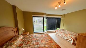 Condo, 2 Bedrooms, Kitchen | Desk, iron/ironing board, free WiFi