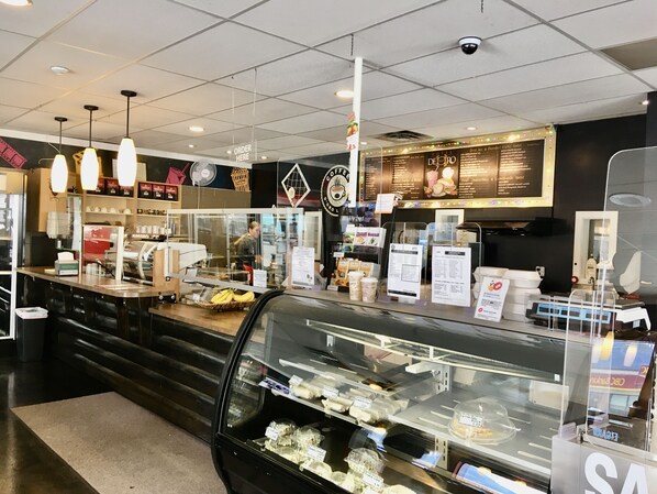 Restaurant - Hotel DeOro (Lillooet)