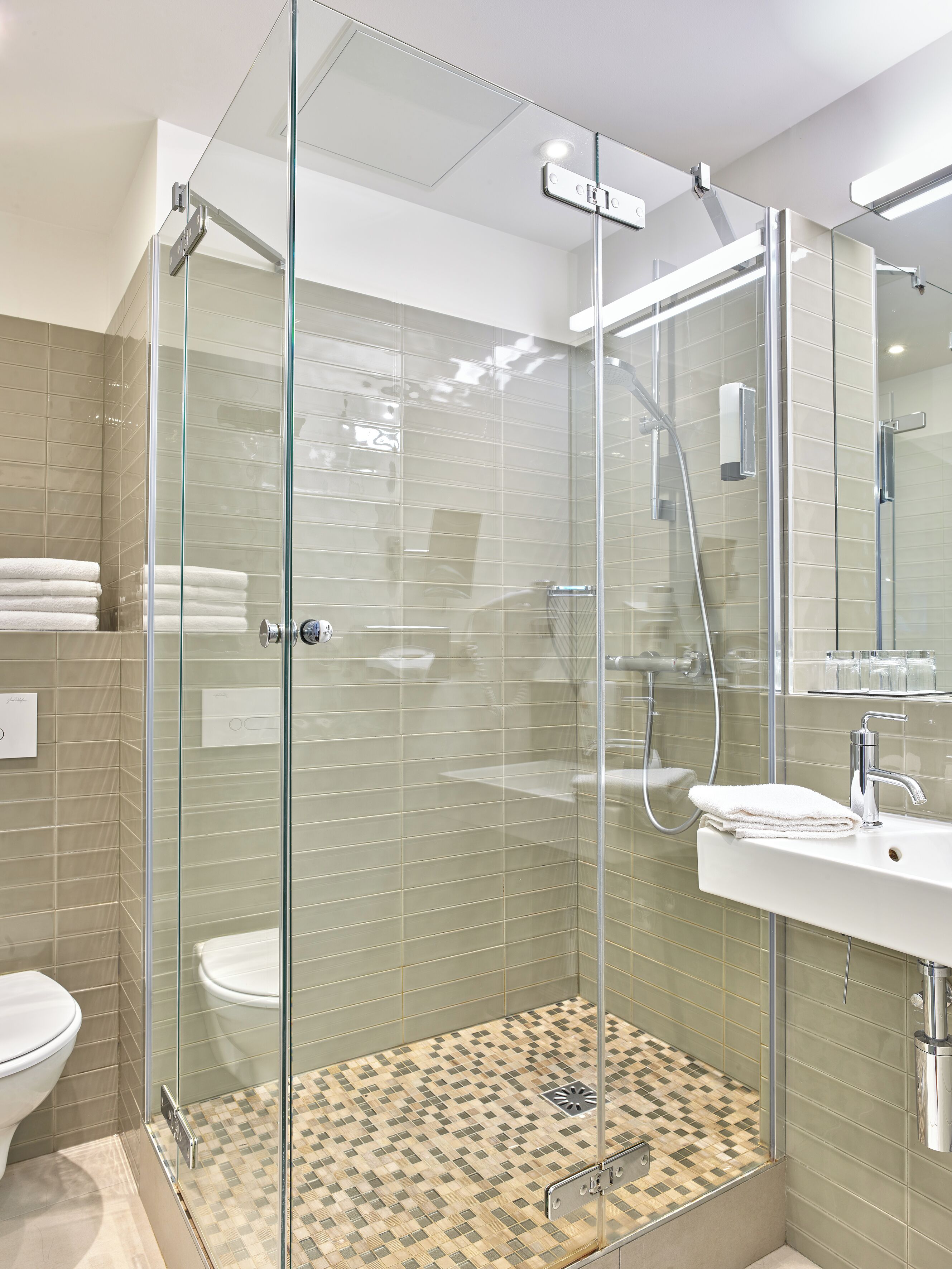 privilege double room | bathroom | free toiletries, hair dryer, towels, soap