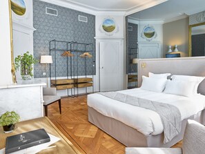 Habitación exclusiva | Escritorio, wifi gratis, ropa de cama