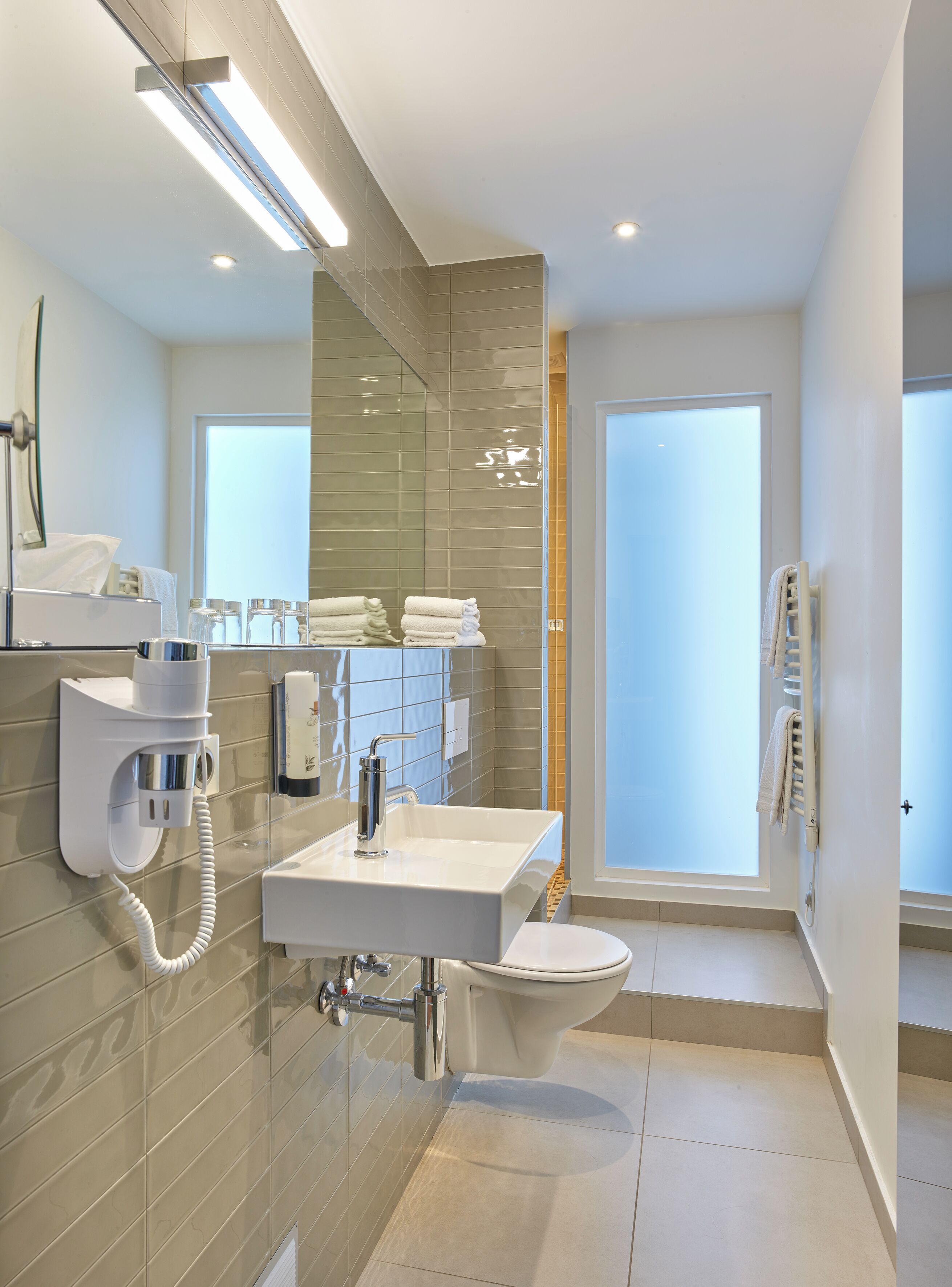 exclusive room | bathroom | free toiletries, hair dryer, towels, soap