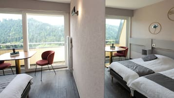 Panoramic Twin Room, Balcony | Individually decorated, desk, blackout drapes, free WiFi