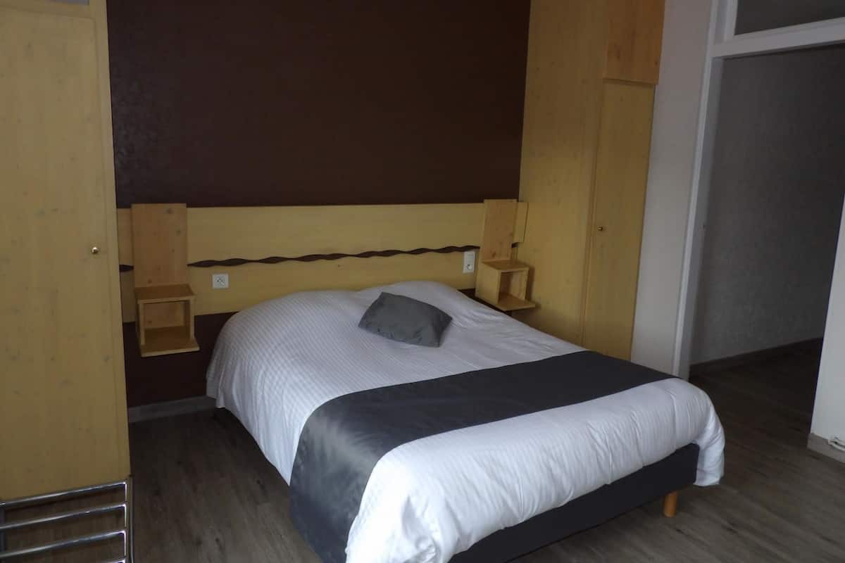 Double Room | Individually decorated, desk, blackout drapes, free WiFi