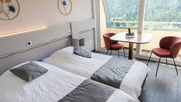 Panoramic Twin Room, Balcony | Individually decorated, desk, laptop workspace, blackout drapes
