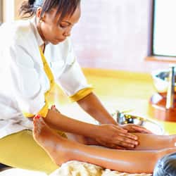Couples treatment rooms, body treatments, aromatherapy