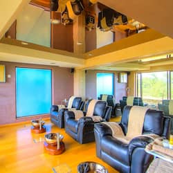 Couples treatment rooms, body treatments, aromatherapy