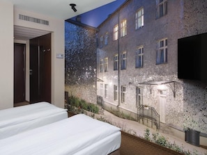 Classic Twin Room | Desk, laptop workspace, iron/ironing board, free WiFi - Iness Hotel (Łódź)