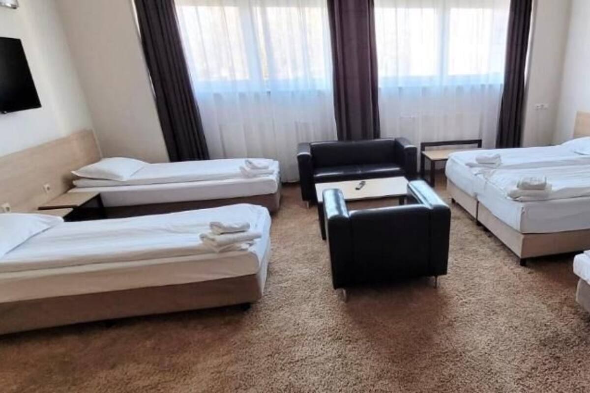 ห้องพรีเมียมสวีท | โต๊ะทำงาน, พื้นที่ทำงานแบบใช้แล็ปท็อป, เตารีด/โต๊ะรีดผ้า, Wi-Fi ฟรี