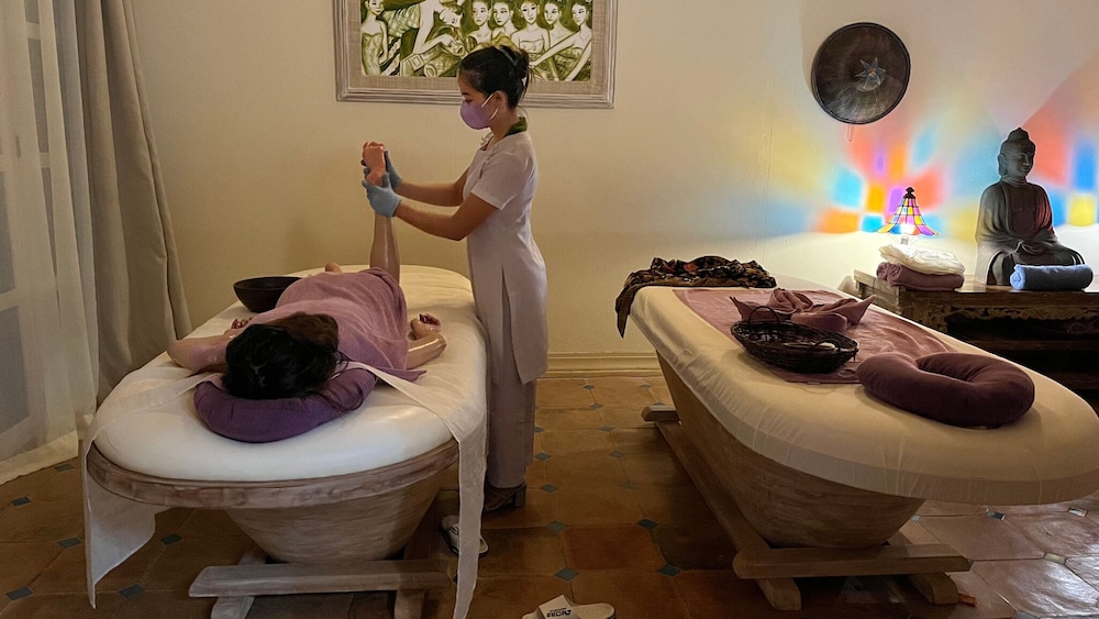 Coco Grove Beach Resort by null