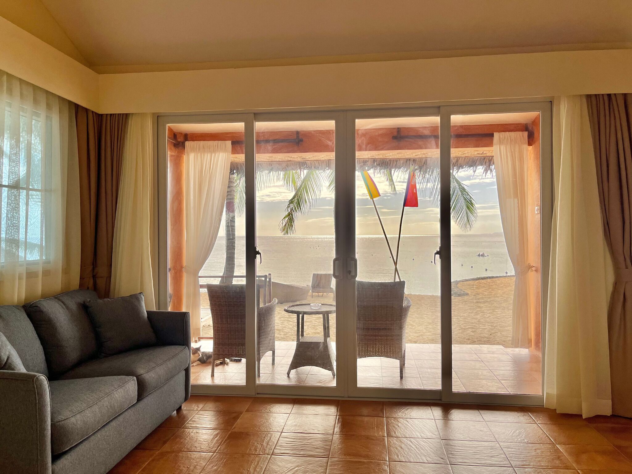 sanctuary villa executive | living area | flat-screen tv