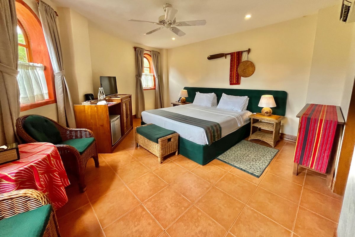Casa Standard | 1 bedroom, minibar, in-room safe, desk