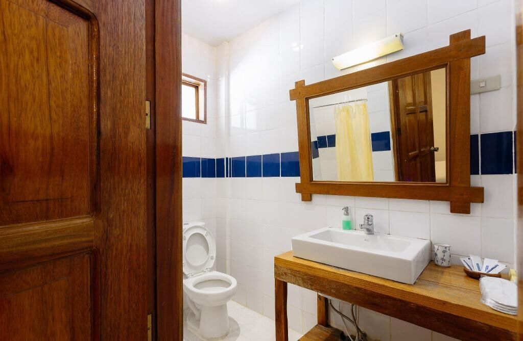 Shower, free toiletries, hair dryer, slippers