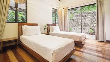 Penthouse Suite | 2 bedrooms, minibar, in-room safe, desk