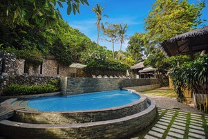 Outdoor pool, open 9:00 AM to 10:00 PM, sun loungers