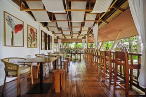 Lounge - The Strand Boracay (Boracay Island)