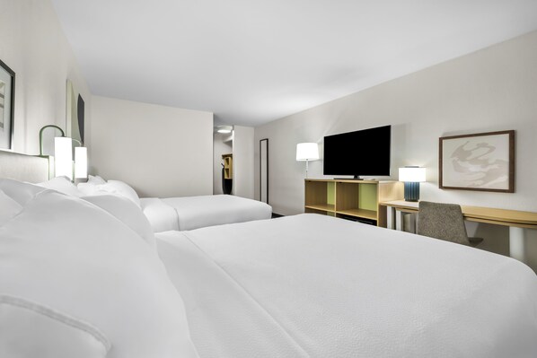 客房, 2 张双人床 | 办公桌、笔记本电脑工作区、熨斗/熨衣板、免费 WiFi