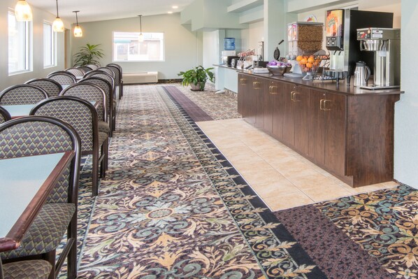 Free daily continental breakfast 
