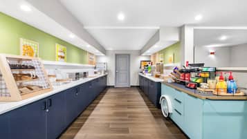 Free daily continental breakfast