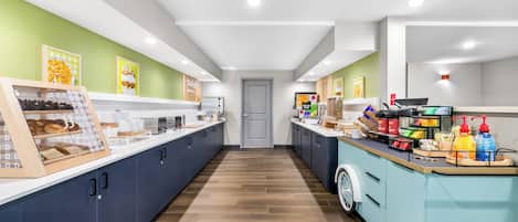 Free daily continental breakfast