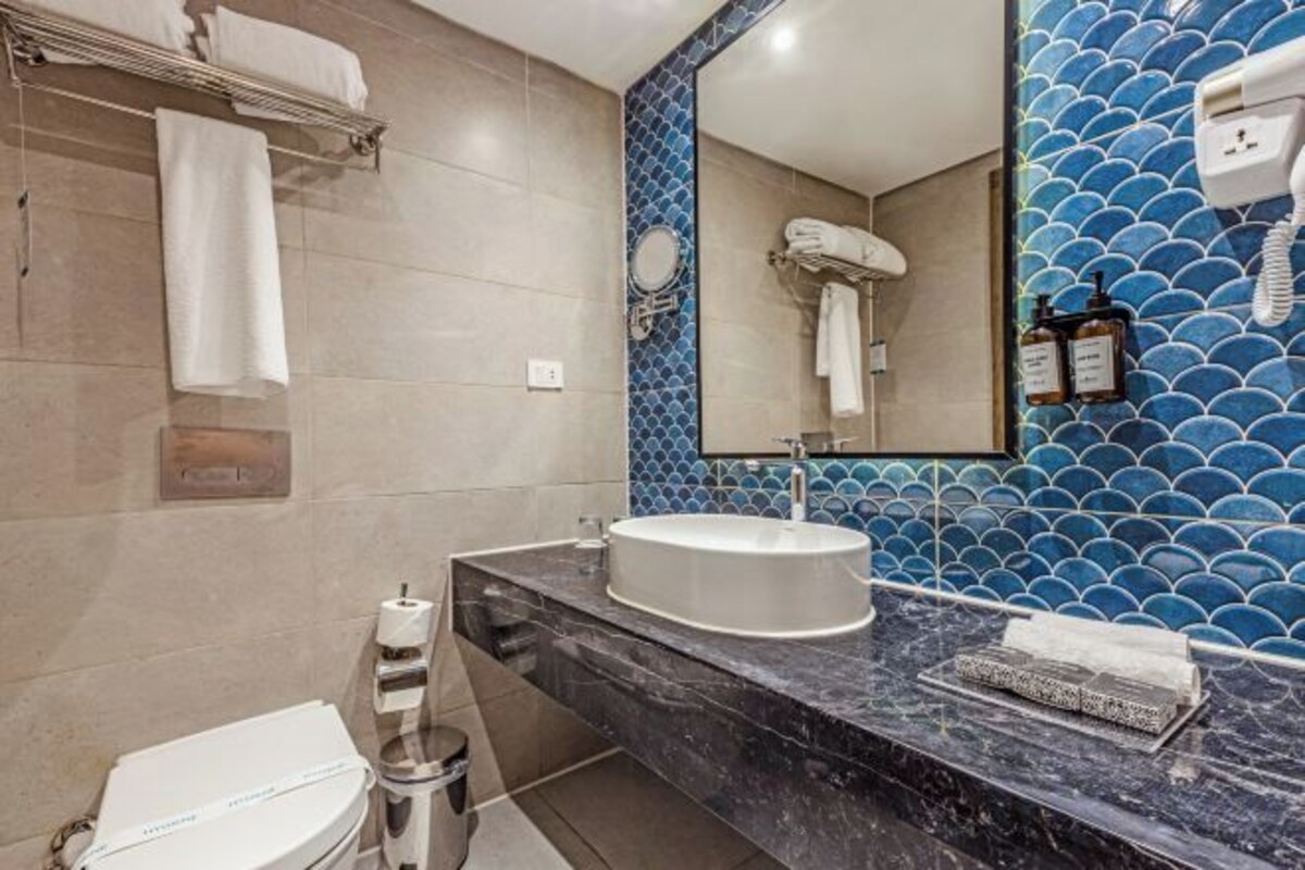 Bathroom | Free toiletries, hair dryer, slippers, towels
