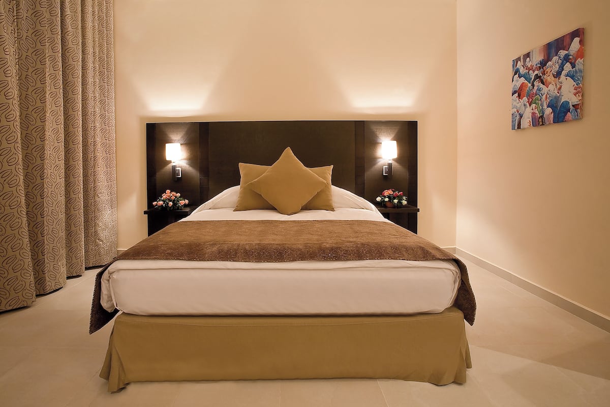 Minibar, in-room safe, blackout drapes, soundproofing