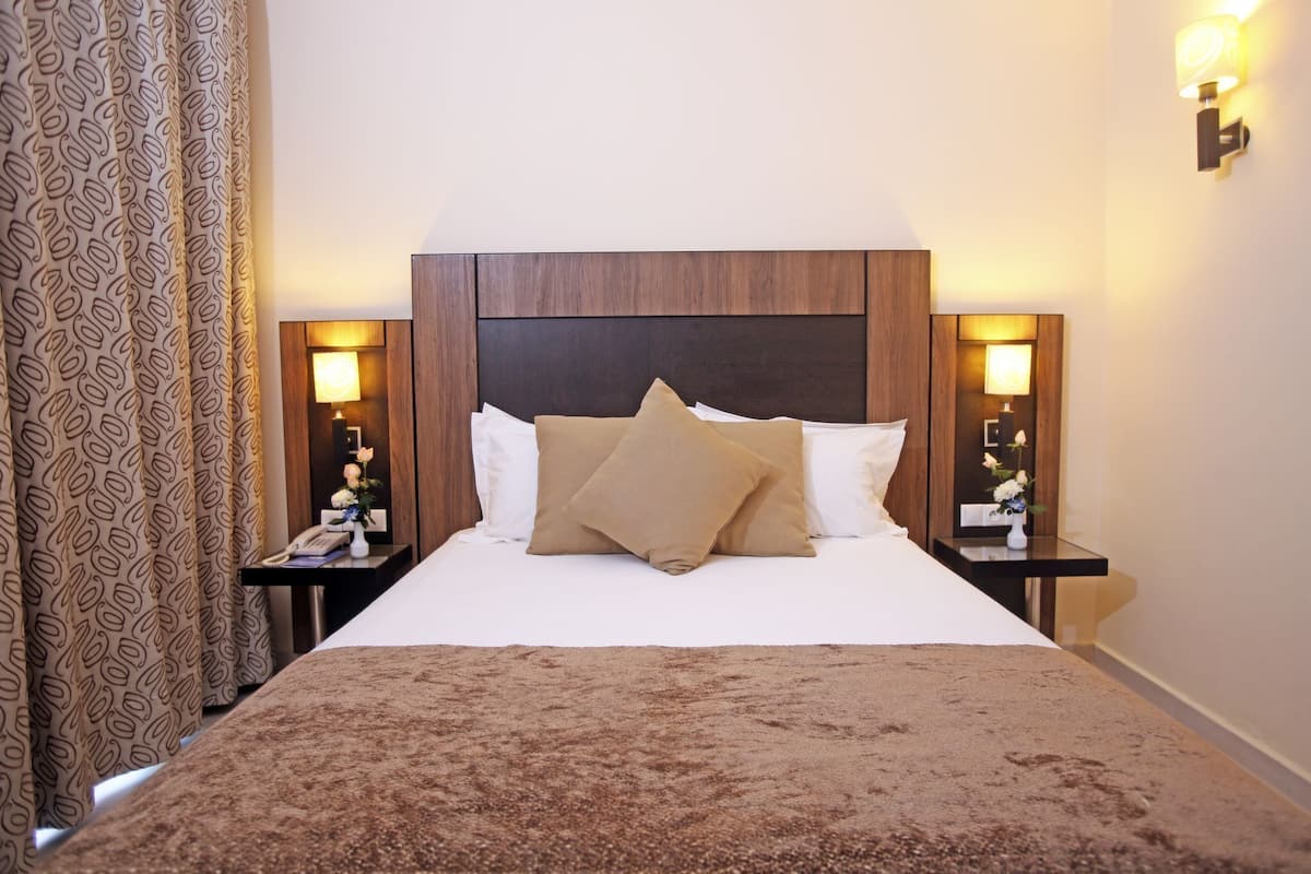 Studio | Minibar, in-room safe, blackout drapes, soundproofing