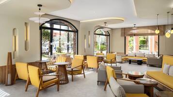 2 bars/lounges, poolside bar