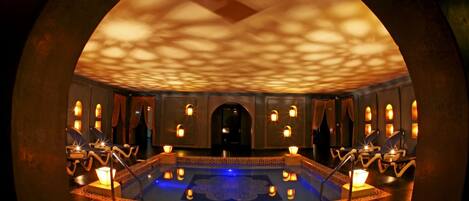 Een Turks bad/hammam, lichaamsbehandelingen, aromatherapie, body wraps